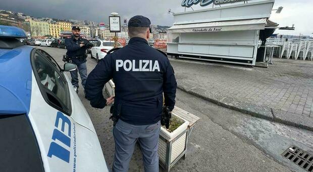 I controlli della polizia a Mergellina