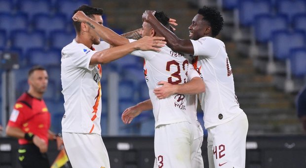La Roma ribalta il Parma e torna alla vittoria dopo tre ko di fila: 2-1