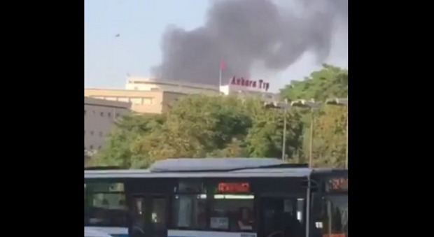 Turchia, grosso incendio e colonna di fumo ad Ankara