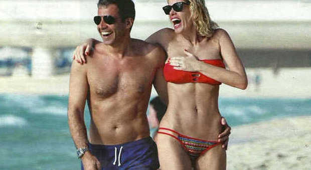 Alessia Marcuzzi col marito Paolo Calabresi a Dubai