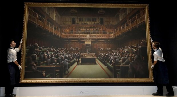 Londra, asta stellare per Banksy: "Devolved Parliament" venduto a 11 milioni