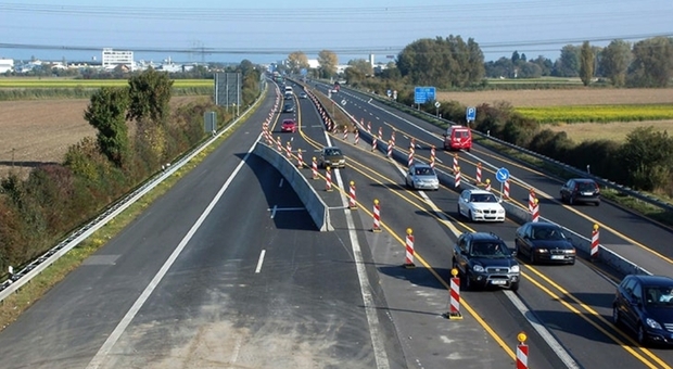 Nuove asfaltature in A4 a Portogruaro e Monfalcone