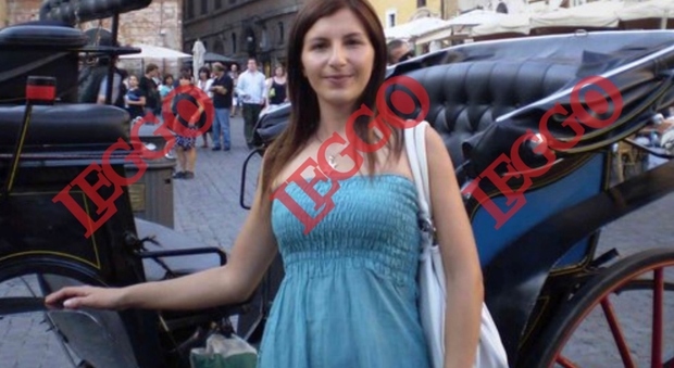 Dramma a Roma, mamma morta nel Tevere: «Sparite le gemelline di 5 mesi». La Procura indaga per omicidio-suicidio