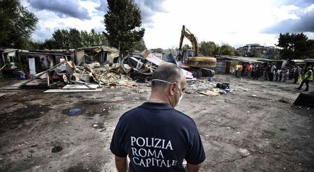 Tor Sapienza, bonifica nel campo rom tensione e blocchi in via Salviati
