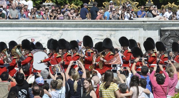 Londra, torna il cambio della guardia a Buckingham con sicurezza rafforzata