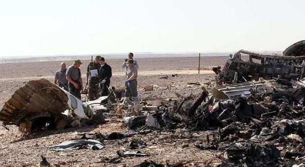 Sinai, Cnn: «Al 99% aereo abbattuto da una bomba». Ma l'Egitto smentisce
