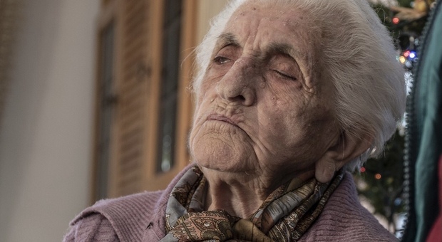 Camerota, i 100 anni di nonna Rosa al tempo del Covid: nata durante la Spagnola
