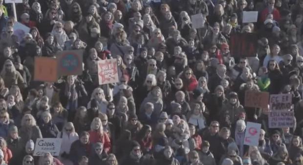 Sciopero delle donne in Islanda, la premier: «E' stato un successo e continueremo a batterci»