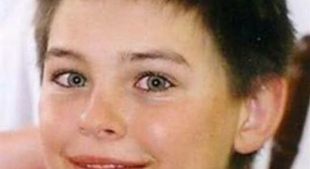 Violenta e uccide un 13enne, il compagno di cella tortura il pedofilo con l'acqua bollente