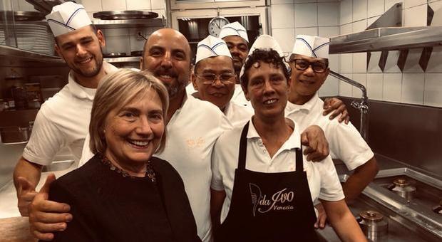Hillary Clinton, visita a sorpresa a Venezia: Fenice, palazzo Ducale e cena al ristorante