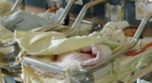 Lucca, dà il metadone alla figlia neonata: bimba in coma. Madre indagata