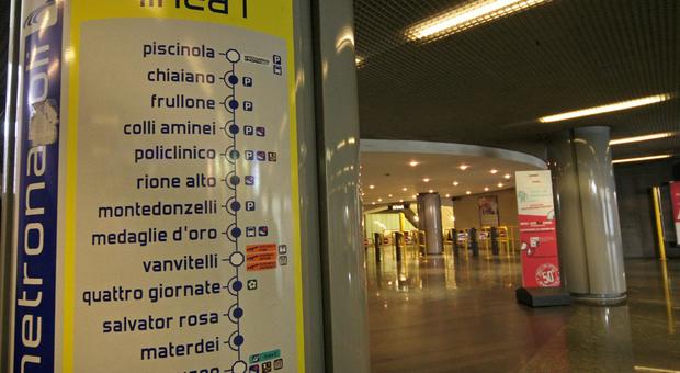 Napoli, si blocca ancora la metropolitana senza neanche un avviso per gli utenti