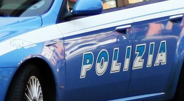 Tafferugli al PalaTiziano: poliziotti feriti, 5 tifosi denunciati dopo Eurobasket Gas Power-Unicusano Virtus Roma