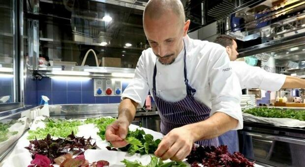 Enrico Crippa, età, carriera e i suoi piatti celebri: lo chef 3 stelle Michelin ospite a MasterChef. Quanto costa cenare nel suo ristorante?