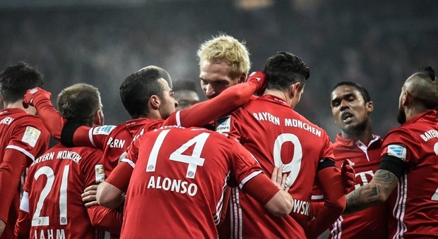 Bayern senza pietà: batte il Lipsia (3-0) e vola al comando in solitaria