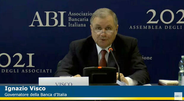 Assemblea Abi, l'Italia vede la ripresa. Visco: «Misure non bastano». Patuelli: «Banche non siano corrotte»