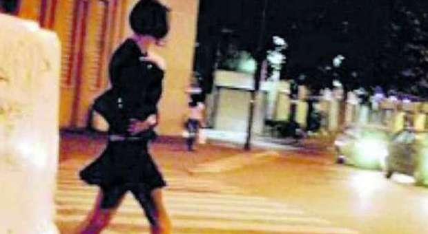Reggio Emilia, faceva prostituire la figlia 15enne per saldare i debiti: denunciata la mamma