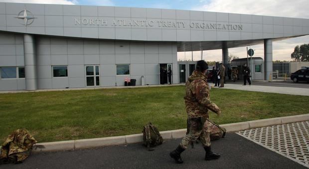Base a Lago Patria, sì della Nato: «Hub anti-Isis operativo entro l'anno»