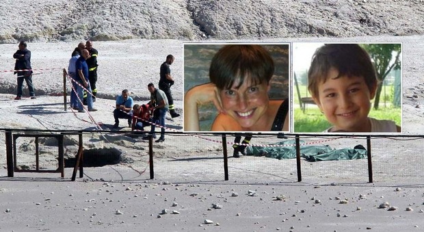 Frana alla Solfatara di Pozzuoli, tre turisti morti inghiottiti nel cratere: distrutta un'intera famiglia