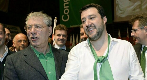 Tensioni in casa Lega, dall'attacco di Bossi al gelo di Salvini. Ma il vicepremier risponde: «Sono abituato da trent'anni»