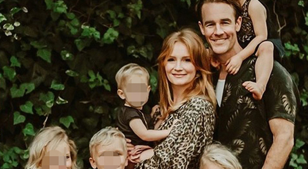 James Van Der Beek, la moglie Kimberly Brook e i figli (Instagram)