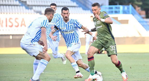 Spal-Cagliari 0-1, Zenga fa festa con il gol di Simeone nel recupero