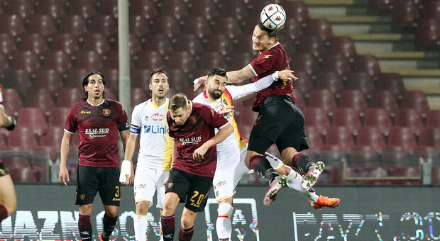 Salernitana, Castori punta sul 3-5-2 per il big match con l'Empoli