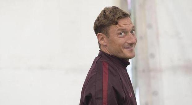 Roma, in ritiro Totti dà già spettacolo: per il capitano un gol alla Messi