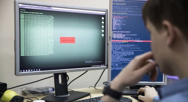 “Bad rabbit”, il nuovo virus informatico che fa tremare l'Europa: ha già colpito aeroporti e metropolitane