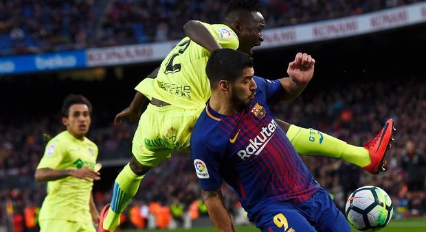 Il Barça torna alla vittoria con Suarez, il Siviglia di Montella vince in trasferta