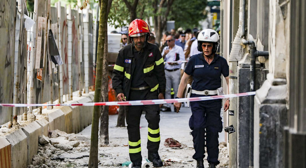 Ucciso dal cornicione in via Duomo, 30 famiglie sgomberate dallo stabile