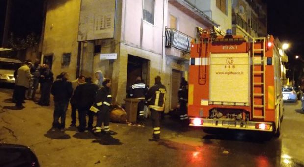 Reggio Calabria, esplosione in un negozio: feriti 4 vigili del fuoco e 4 poliziotti