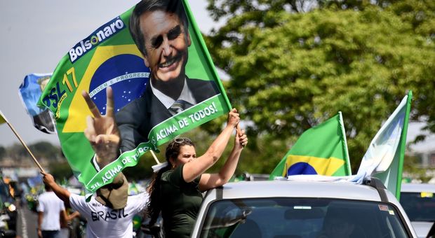 Bolsonaro, la frase choc del "Trump brasiliano": «Preferisco che mio figlio muoia piuttosto che essere omosessuale»