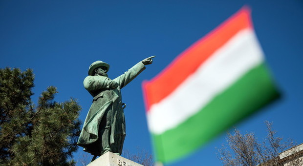 Ungheria: Von der Leyen, misure d'emergenza rispettino valori Ue