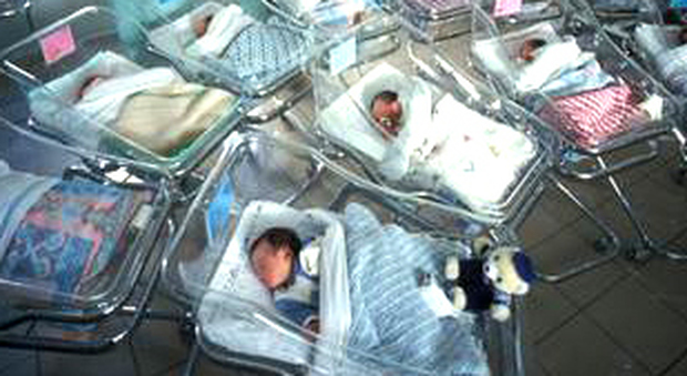 Fabriano, la bimba uccisa dalla Sindrome da morte in culla: domani l'autopsia