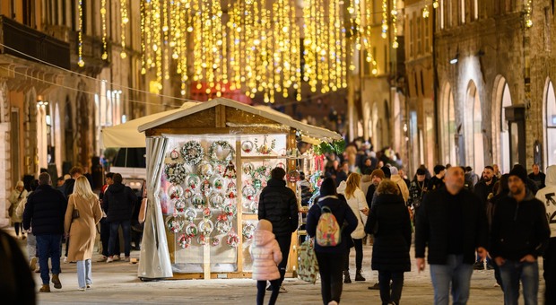 Terrorismo, l'allarme per i mercatini di Natale: Francia e Germania aumentano i controlli e anche il Viminale alza l allerta