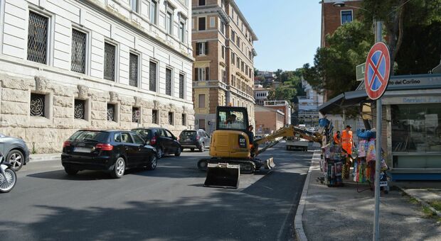 I lavori di asfaltatura in centro ad Ancona