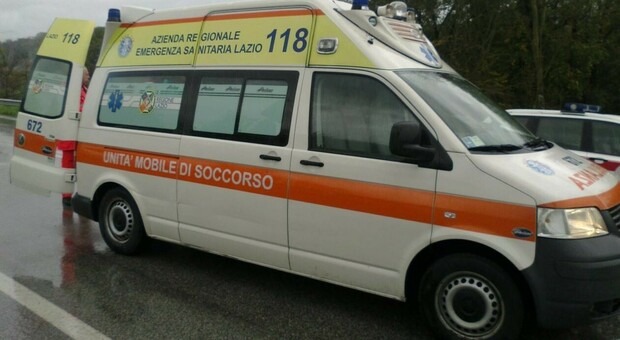 Incidente a Oleggio, morto un bambino di 8 anni. Grave il fratellino di 4, alla guida c'era la nonna