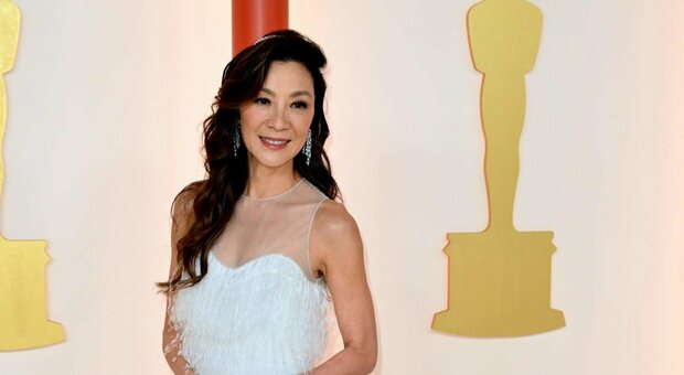 Michelle Yeoh, l'ex bond girl miglior attrice: «Donne, nessuno vi dica che non avete più l'età»