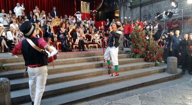 Dolce & Gabbana, folla e emozione ai Tribunali Loren: «Grazie per il vostro amore»