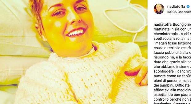 Nadia Toffa, la foto durante la chemio: «Spettacolarizzo la mia malattia? Magari fosse finzione»