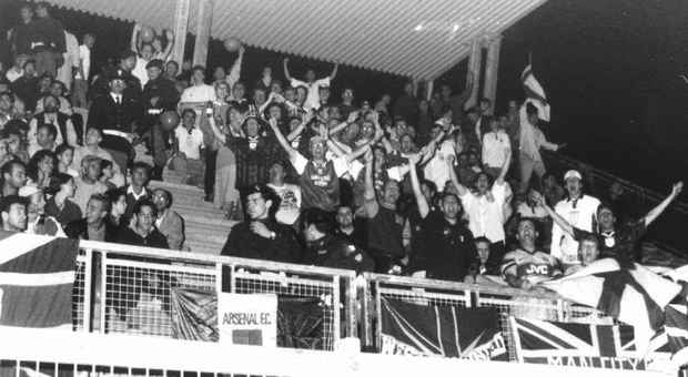 11 ottobre 1997: i tifosi inglesi allo stadio Centro d'Italia di Rieti