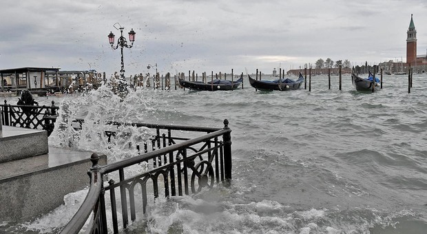 Madre e figlio morti intossicati in casa a Venezia