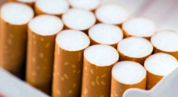 Gran Bretagna, scoperta choc: "Tracce di ​feci umane nelle sigarette di contrabbando"
