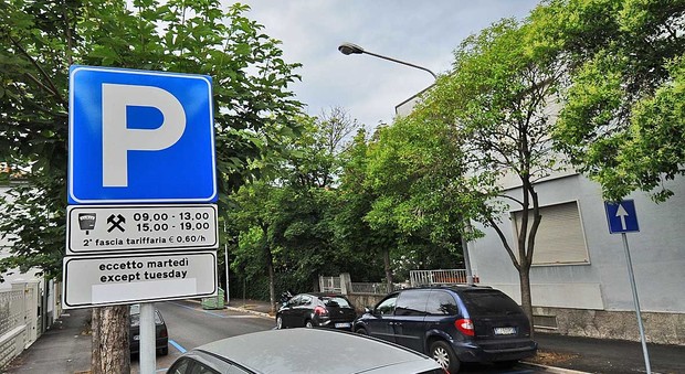 Pesaro, ausiliari del traffico potenziati Potranno multare fuori dalle aree blu