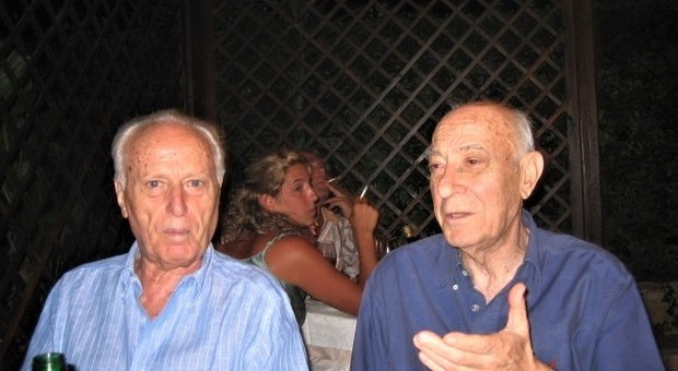 Il giudice Filippo Verde (a sinistra) con il consulente del lavoro Mario Dalla Chiara, a Scauri