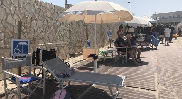 immagine Lecce, chiude la stagione la spiaggia per i malati di Sla