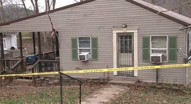 Famiglia sterminata in casa: sedicenne accusato di aver ucciso coppia e due bambini di 3 e 12 anni