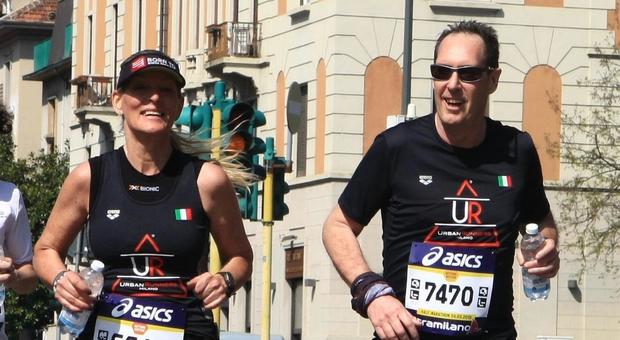 Infarto alla mezza maratona, Paolo è l'angelo della Stramilano: «Così ho salvato il mio collega runner»