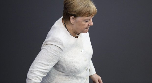 Angela Merkel, mistero sul male di cui soffre: le ipotesi sul tremore